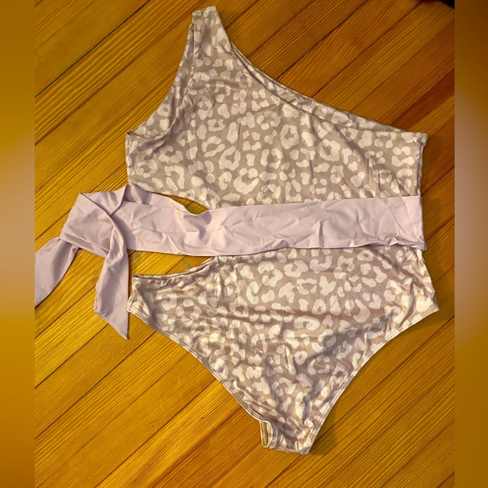 PINK LILY ✨ swimsuit